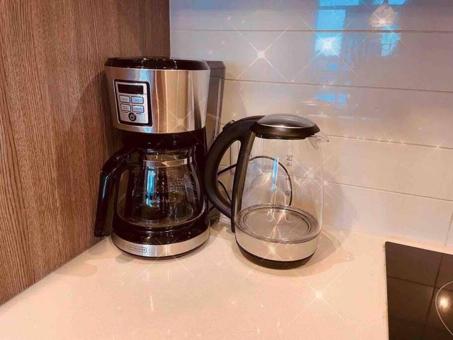 Modern 2 Bedroom Ocean Views Victoria Downtown Free Parking المظهر الخارجي الصورة
