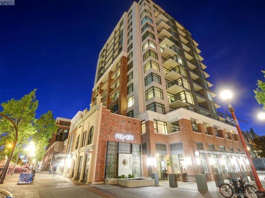 Modern 2 Bedroom Ocean Views Victoria Downtown Free Parking المظهر الخارجي الصورة